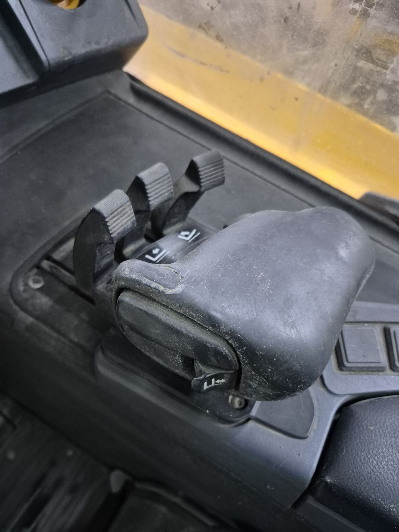 Jungheinrich ETV 114 triplex sideshift 7.120 mm bj 2007