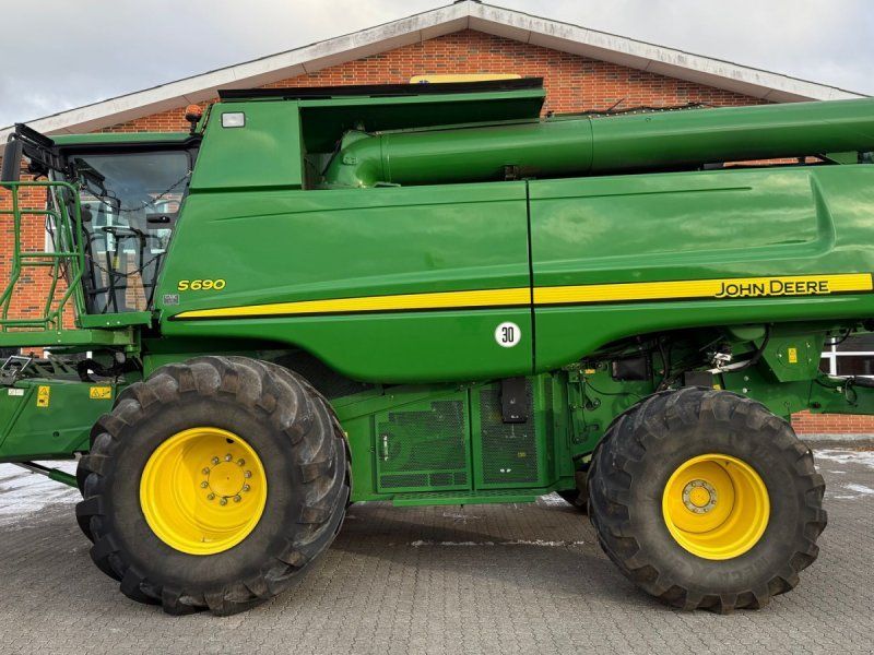 John Deere S690 + 30” 630R skærebord