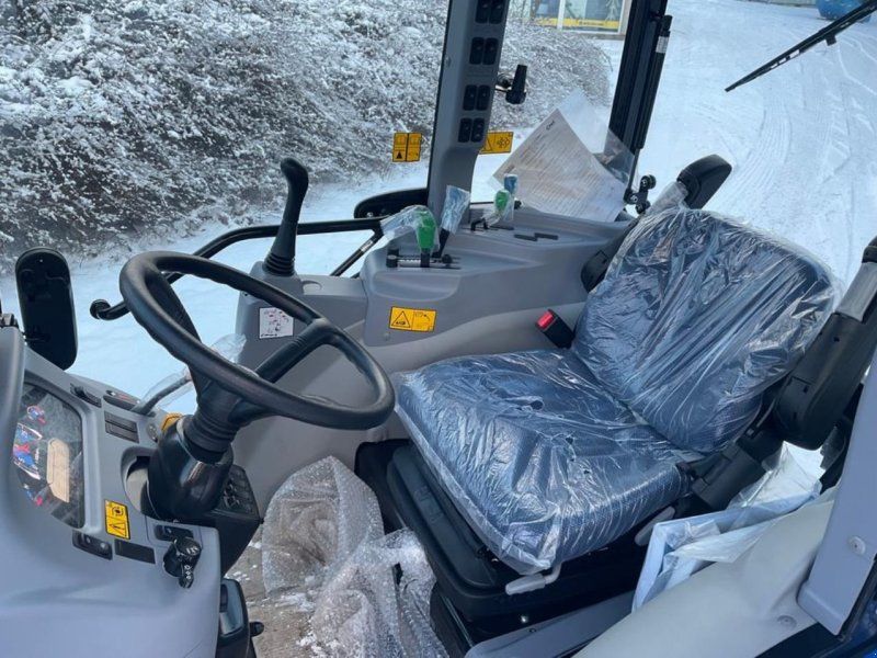 New Holland BOOMER 35 HST