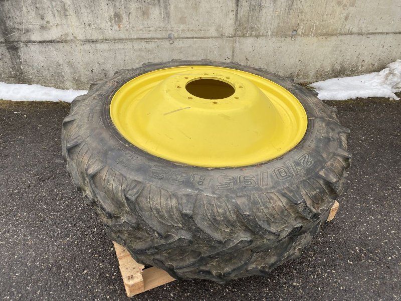 Taurus Pflegeräder 270/95R32 300/95R46