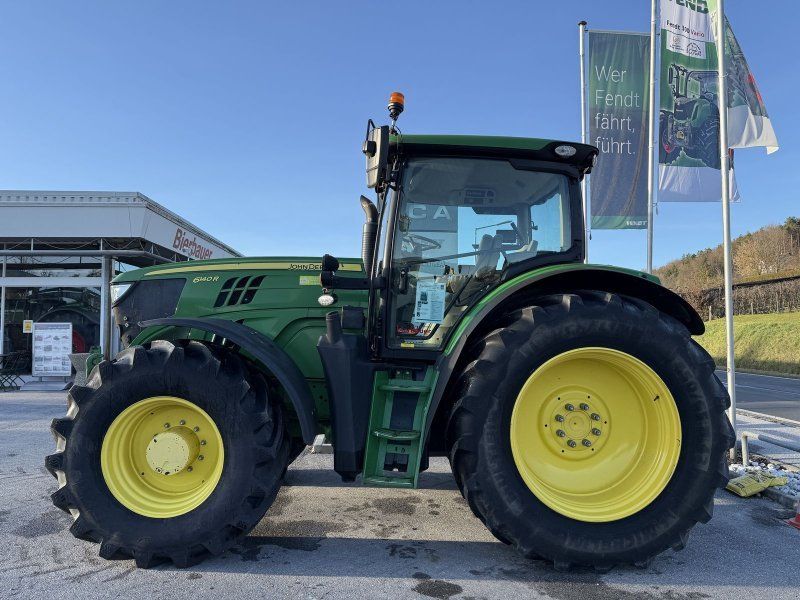 John Deere 6140R
