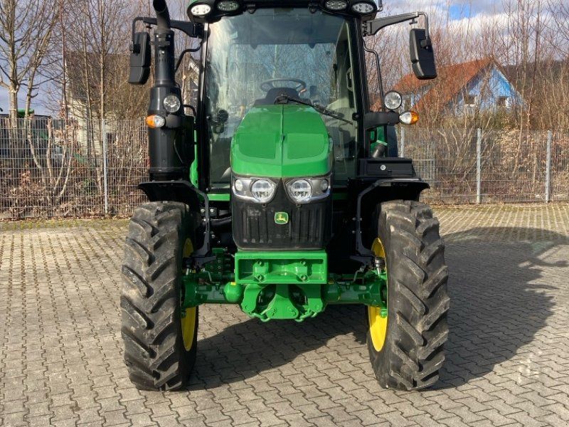 John Deere 6120M