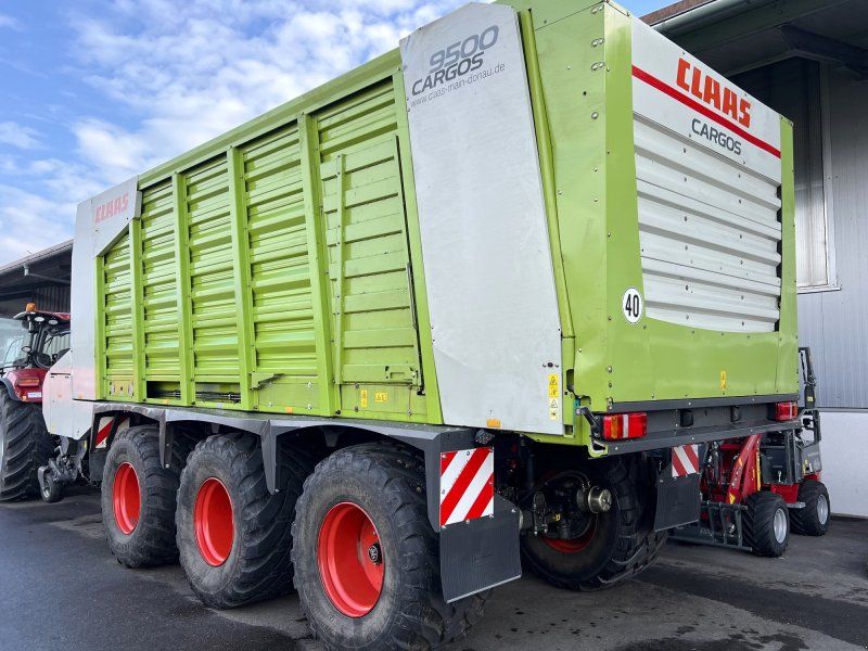 Claas Cargos 9500 Tridem auch mit Dosierwalzen zu haben