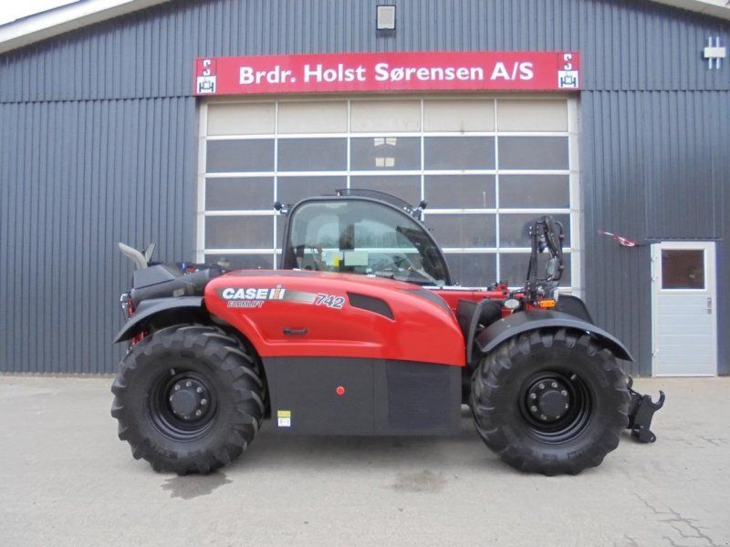 Case IH FARMLIFT 742