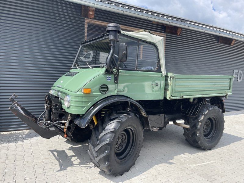 Mercedes-Benz Unimog 406 Cabrio im Sammlerzustand
