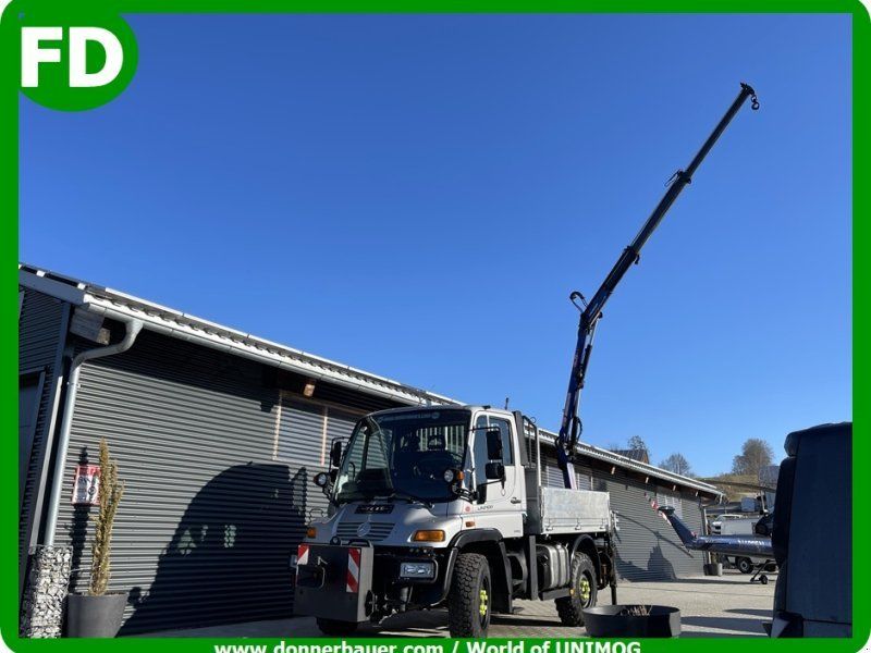 Mercedes-Benz Unimog U300 mit Kran zum Absatteln, Funk, Multitalent , Österrei