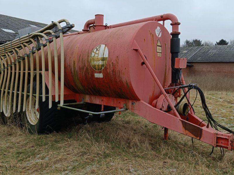 B. 15000l/15m Ikke tæt i