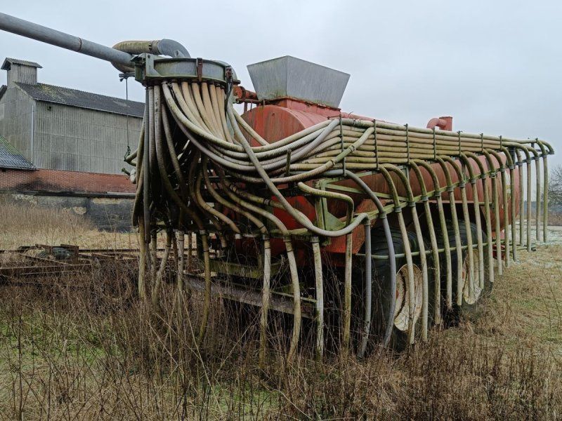 B. 15000l/15m Ikke tæt i