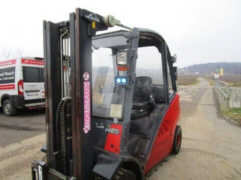 Linde H25D Tripl-Freihub 4,7m + Seitenschieber