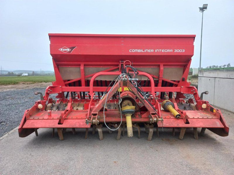 Kuhn Integra 3003 + HRB 302D