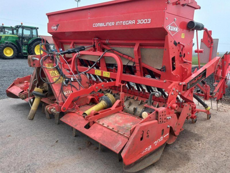 Kuhn Integra 3003 + HRB 302D