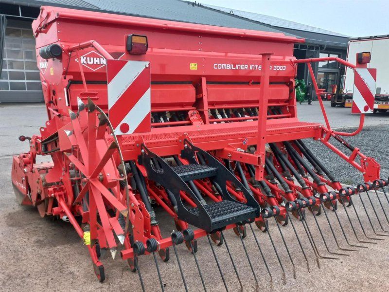 Kuhn Integra 3003 + HRB 302D