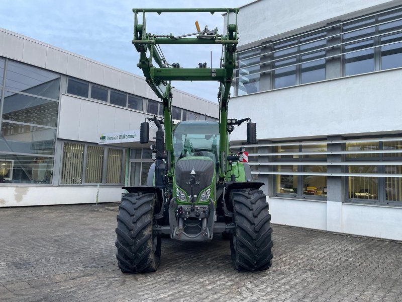 Fendt 724 Vario mit Frontlader