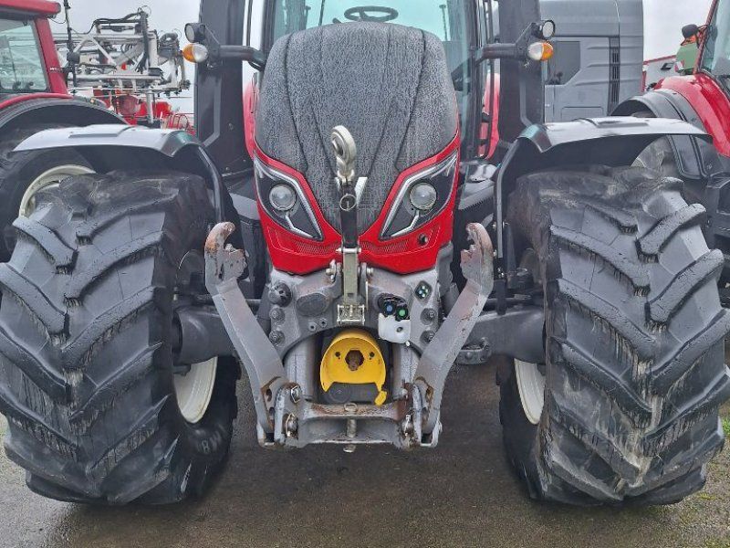 Valtra T214V