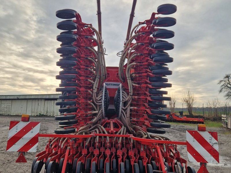 Pöttinger Terrasem C8