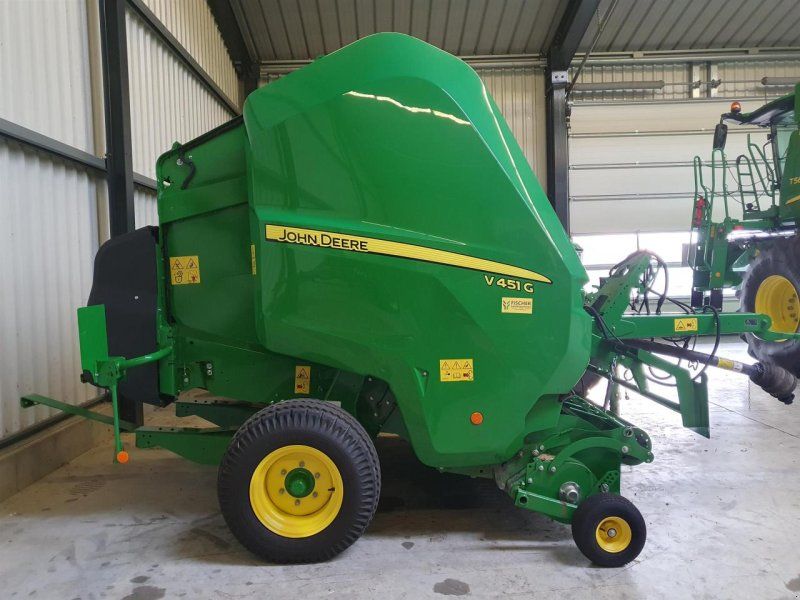 John Deere V451G