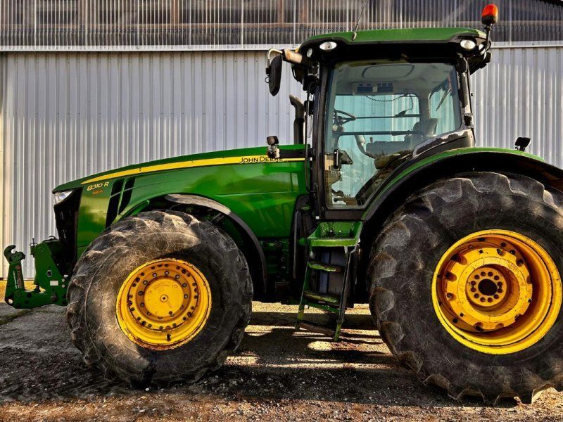 John Deere 8310R