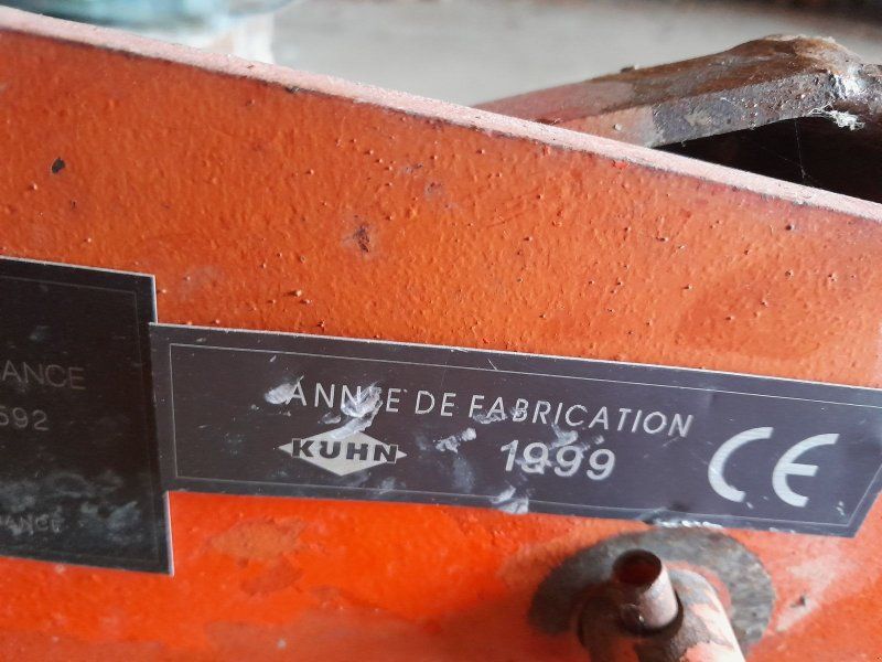 Kuhn HRB 302 D