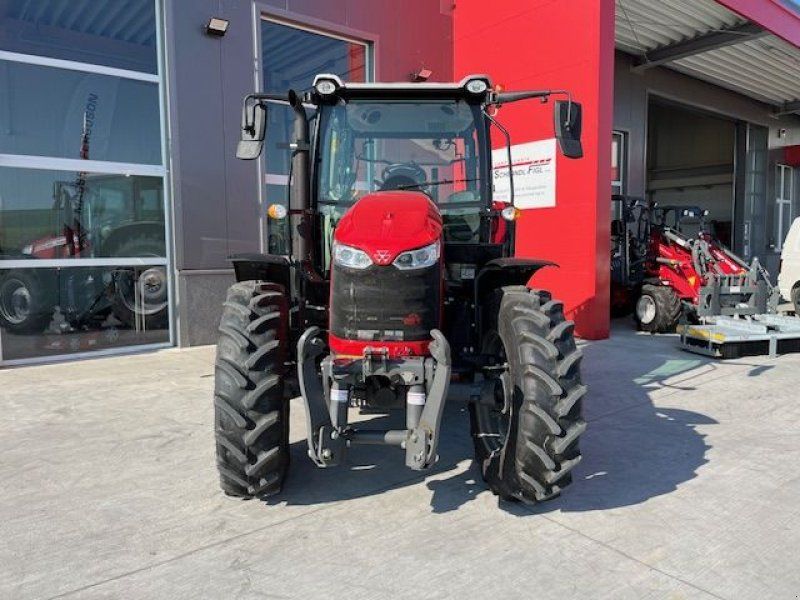 Massey Ferguson 5711 M