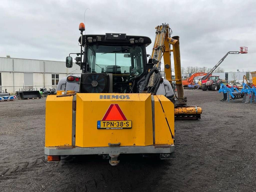 Valtra T182 Direct met maaiarm