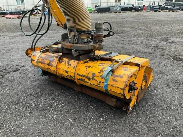 Valtra T182 Direct met maaiarm