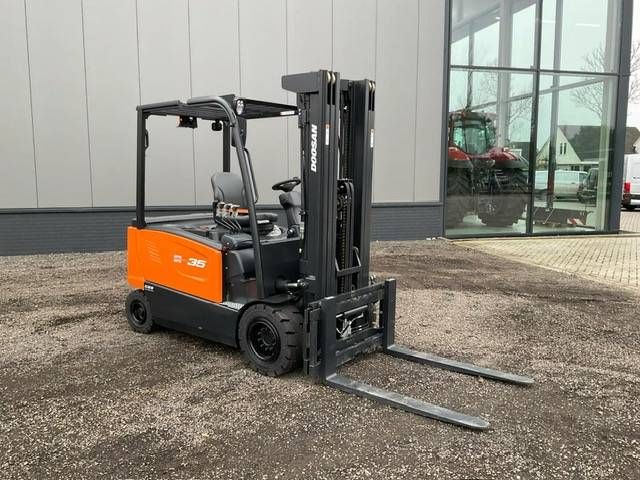 Doosan B35X-7 plus NIEUW, Overjarig!