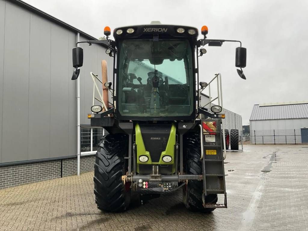 CLAAS Xerion 3800