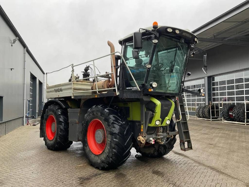 CLAAS Xerion 3800
