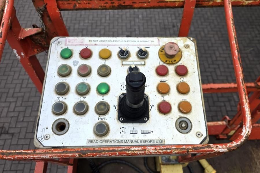 Holland Lift G-300DL30/S Diesel, 4x4x4 Drive, 33.5m Working Hei