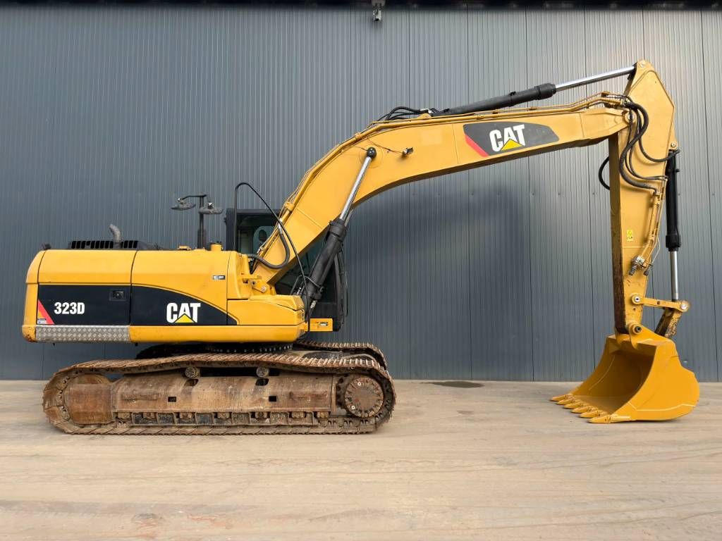 CAT 323D L