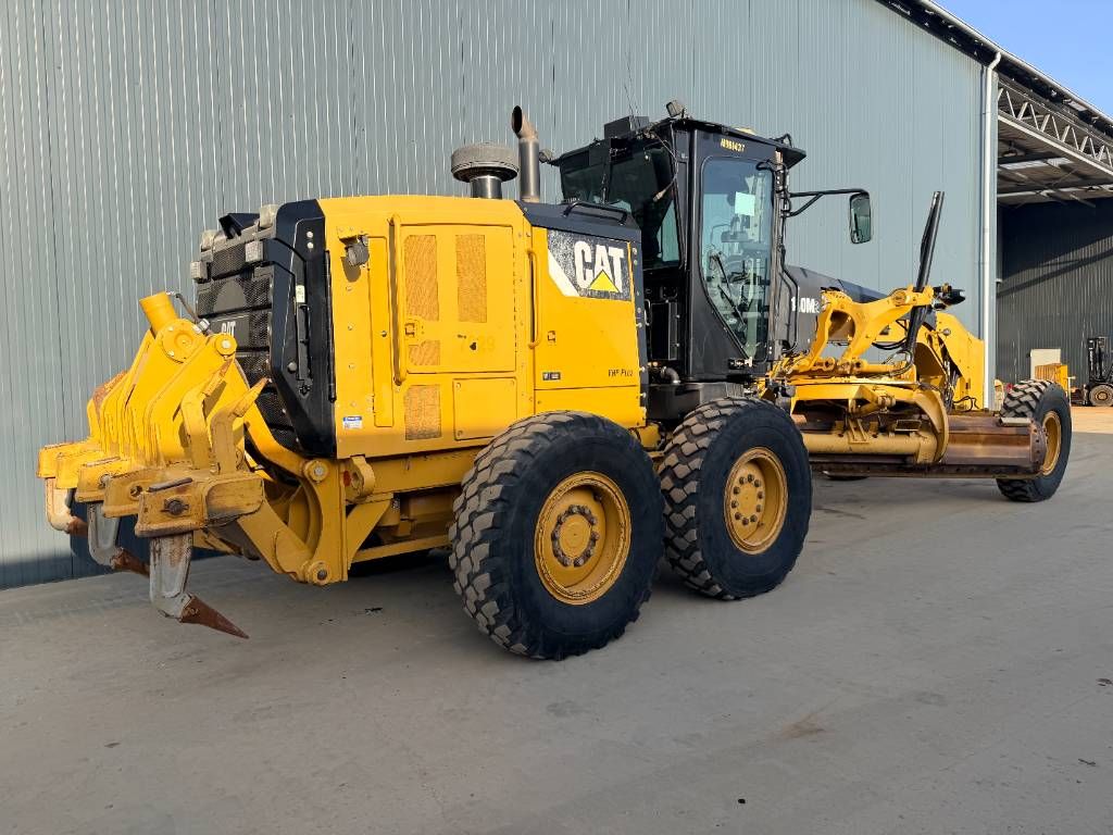 CAT 140M2
