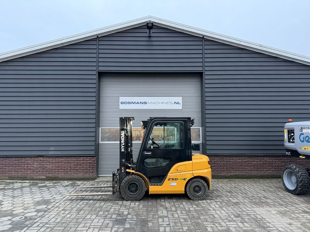 Hyundai TE HUUR Hyundai Heftruck 2.5 T diesel