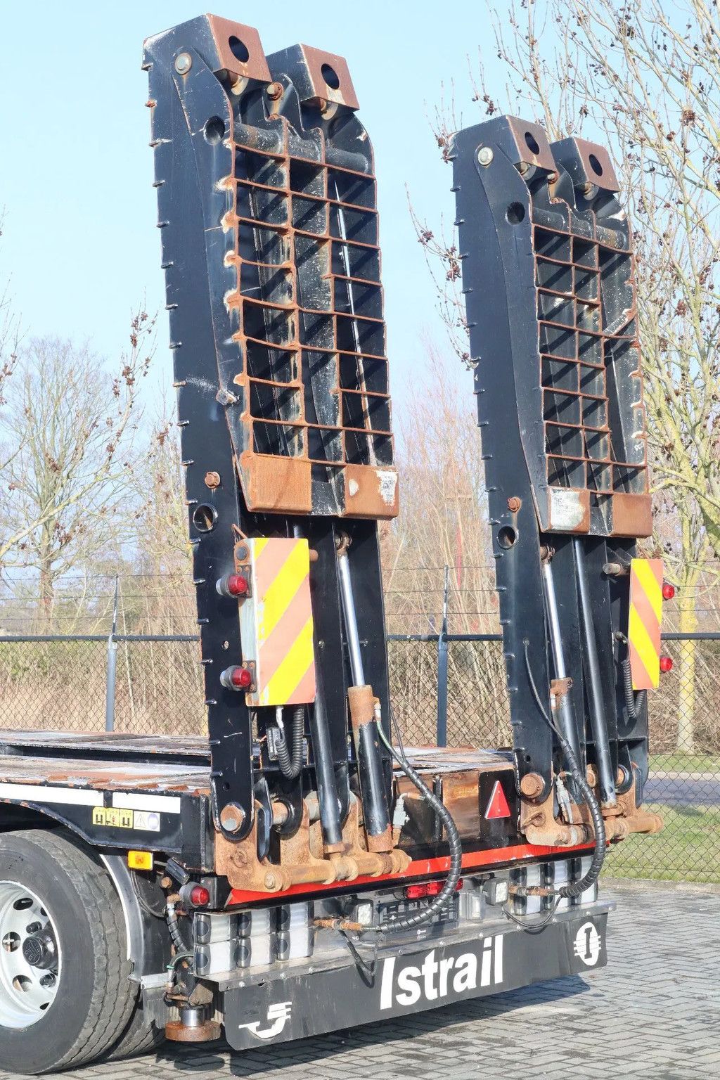 Istrail 4-AXLE SEMI-TRAILER | HYDR RAMPS | HYDR WIDENING | EXTENTION