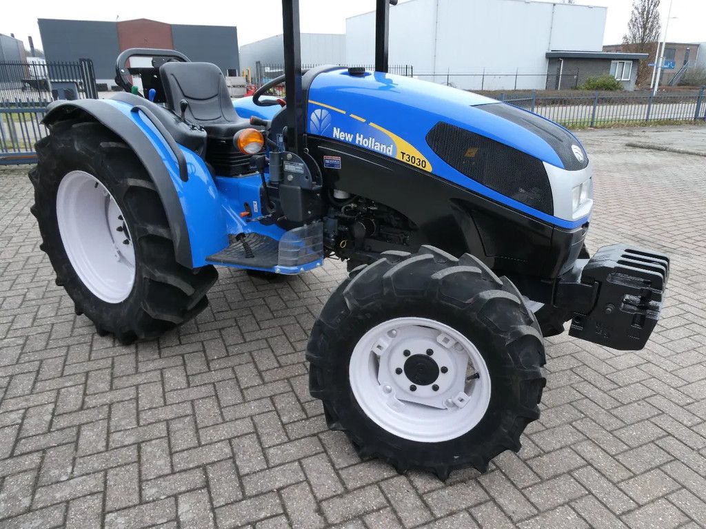New Holland T3030 4wd / 01262 Draaiuren / Frontgewichtenset