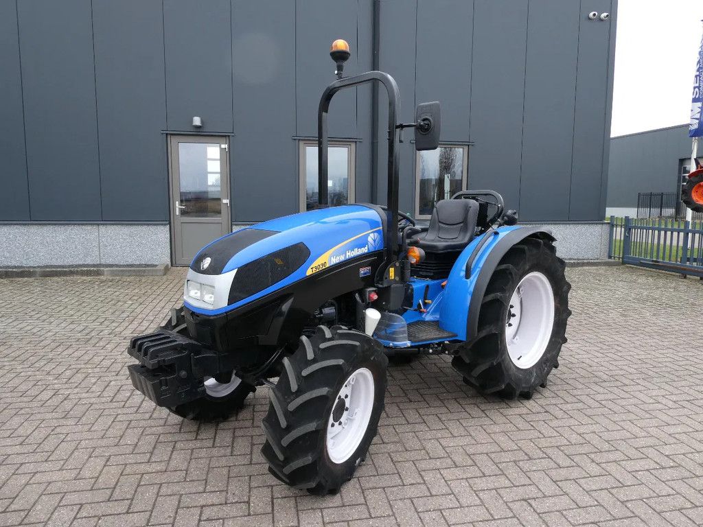New Holland T3030 4wd / 01262 Draaiuren / Frontgewichtenset