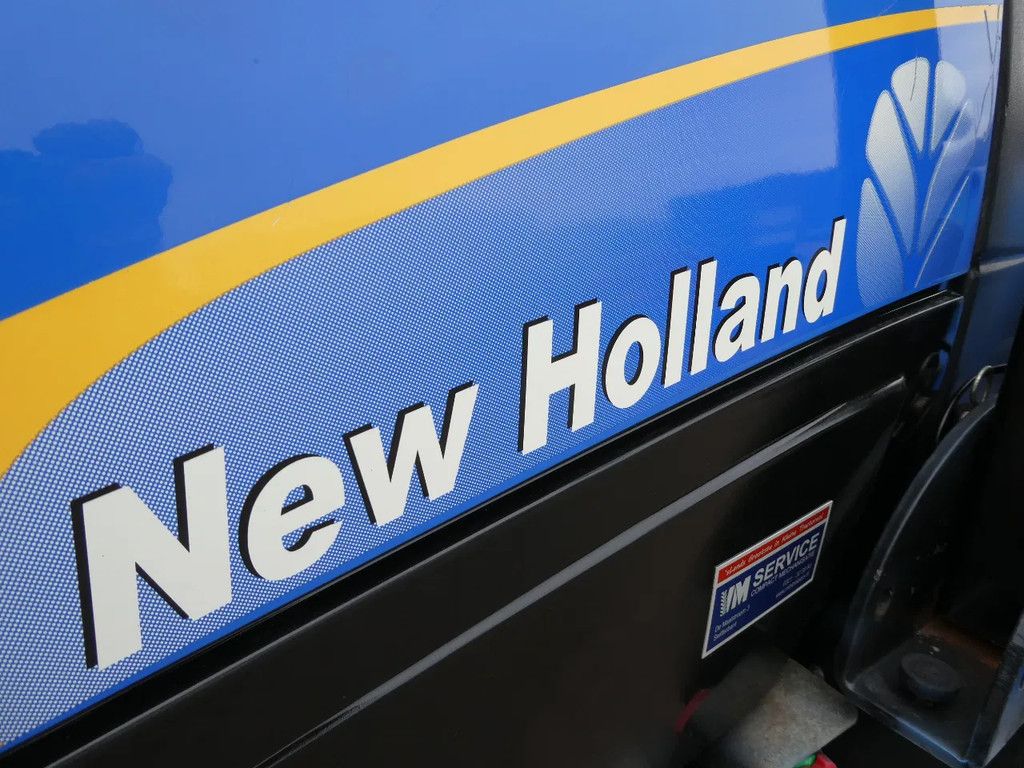 New Holland T3030 4wd / 01262 Draaiuren / Frontgewichtenset