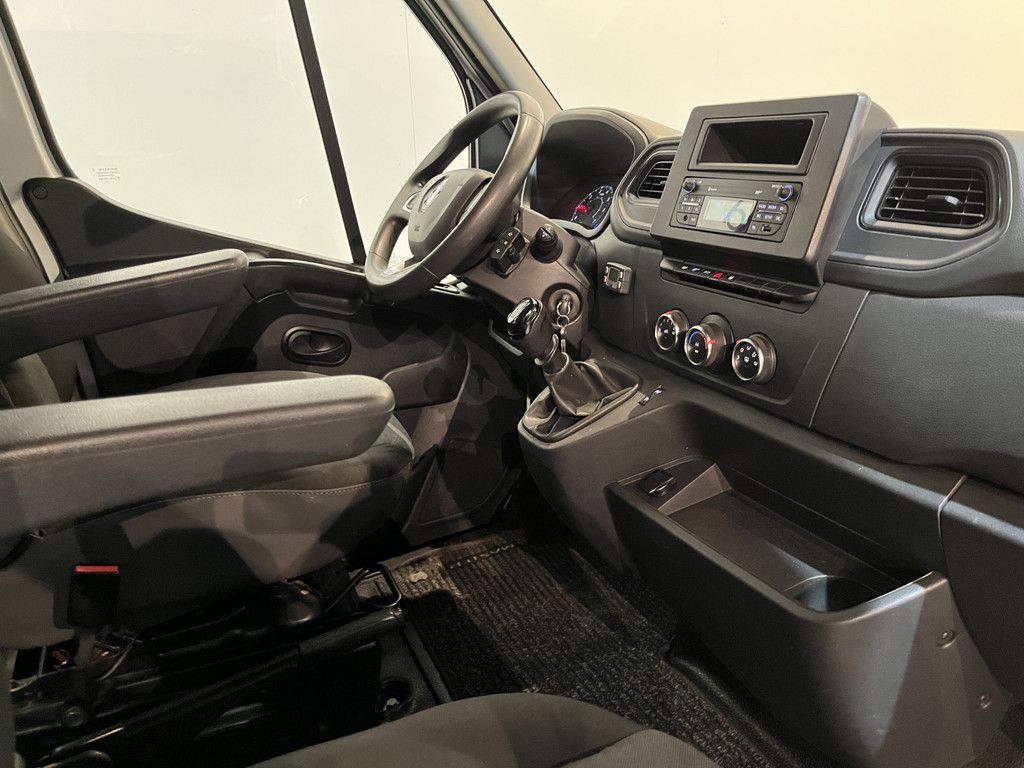 Renault Master 2.3 dCi 145 PK L4 DL RWD DC Dubbel Cabine Open Laadbak / Euro 6 / Trekhaak 3500 KG / Airco / Cruise Control / 27.300 KM !!