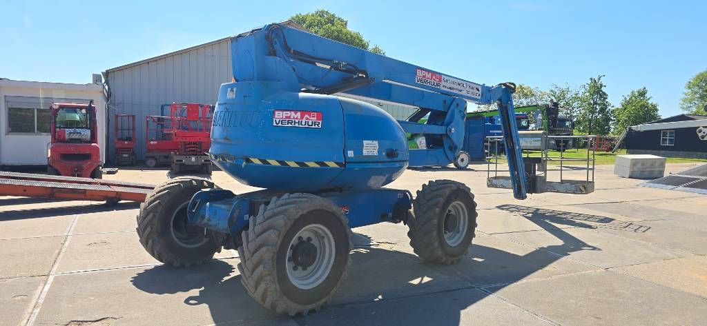 Manitou 200 ATJ knikarmhoogwerker Manitou 4x4 20m