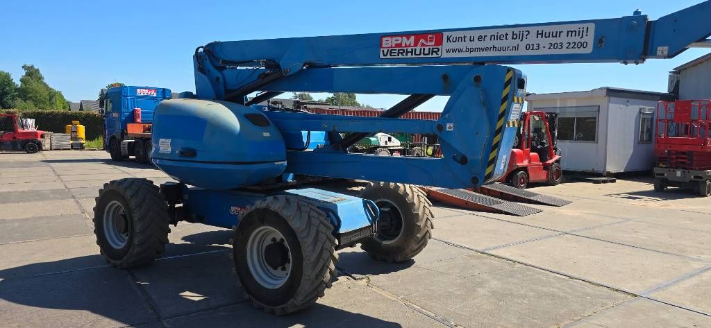 Manitou 200 ATJ knikarmhoogwerker Manitou 4x4 20m