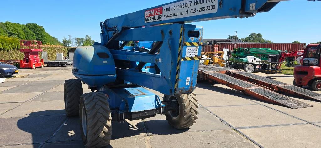 Manitou 200 ATJ knikarmhoogwerker Manitou 4x4 20m