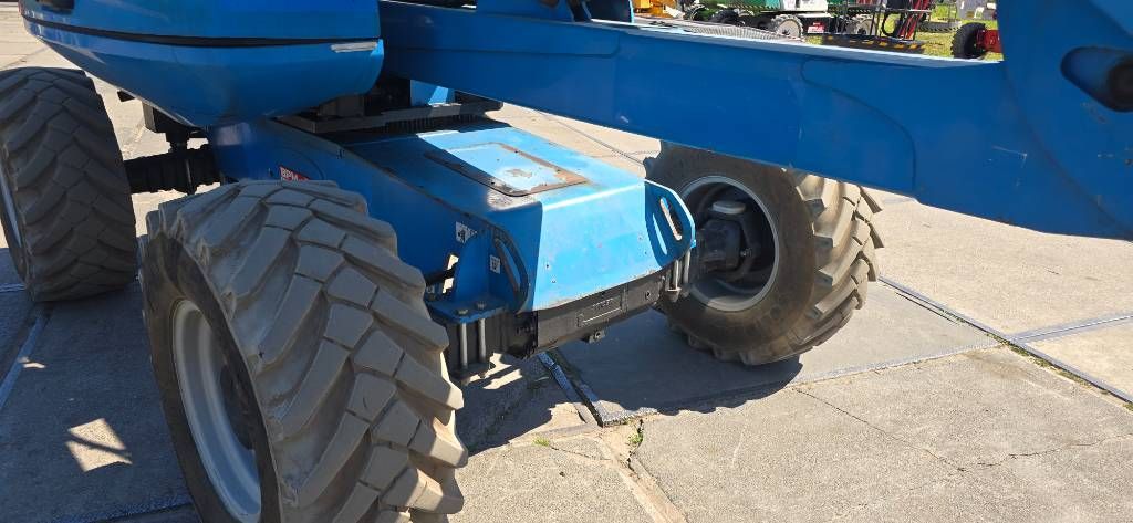 Manitou 200 ATJ knikarmhoogwerker Manitou 4x4 20m