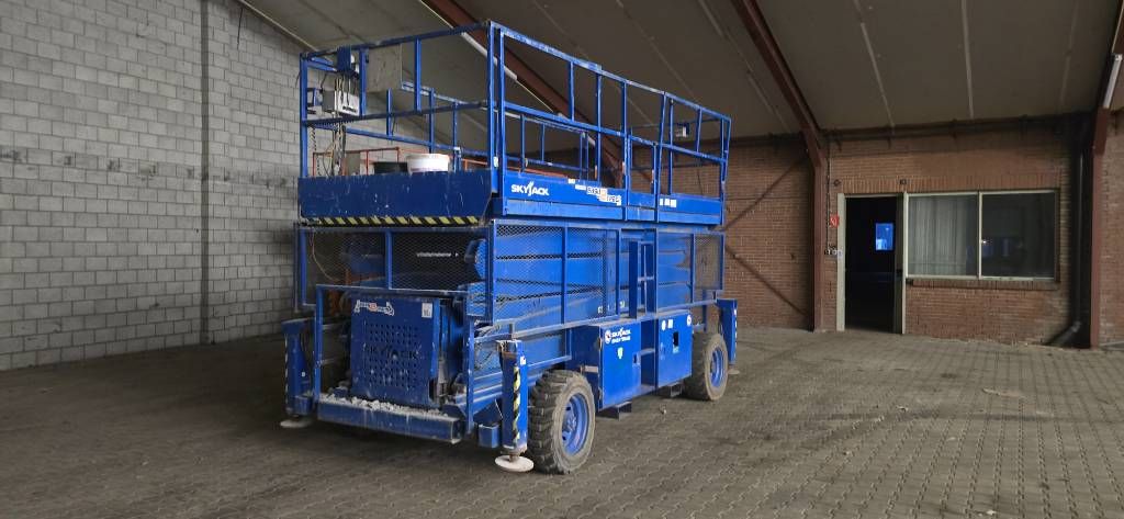 SkyJack SJ 9250 schaarhoogwerker 4x4 diesel Skyjack