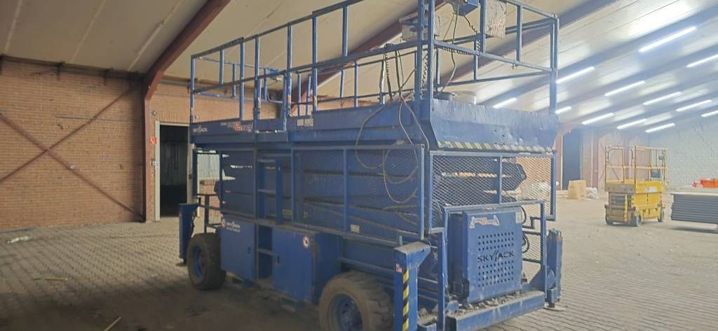 SkyJack SJ 9250 schaarhoogwerker 4x4 diesel Skyjack
