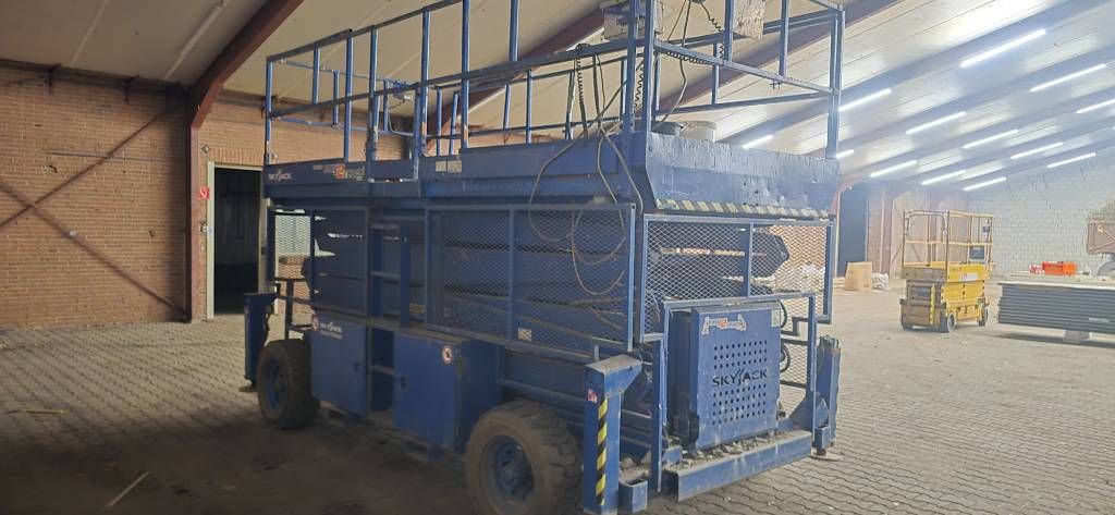 SkyJack SJ 9250 schaarhoogwerker 4x4 diesel Skyjack
