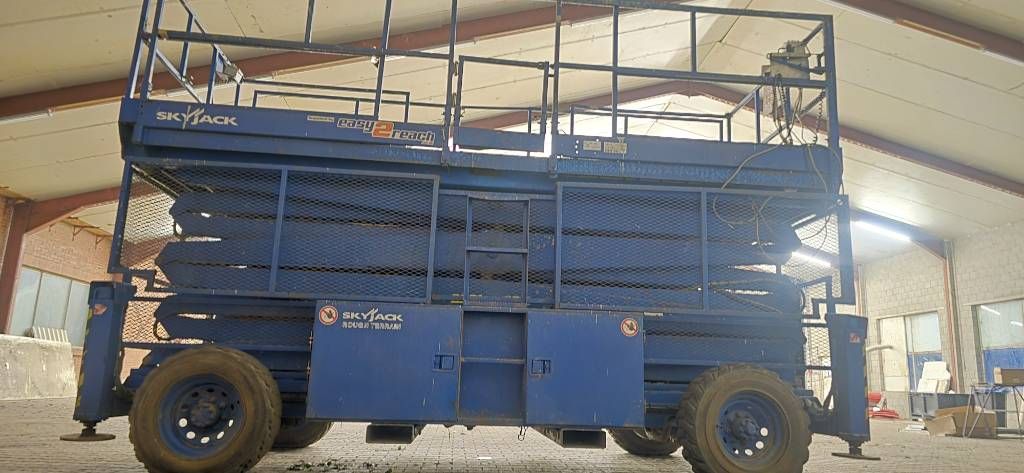SkyJack SJ 9250 schaarhoogwerker 4x4 diesel Skyjack