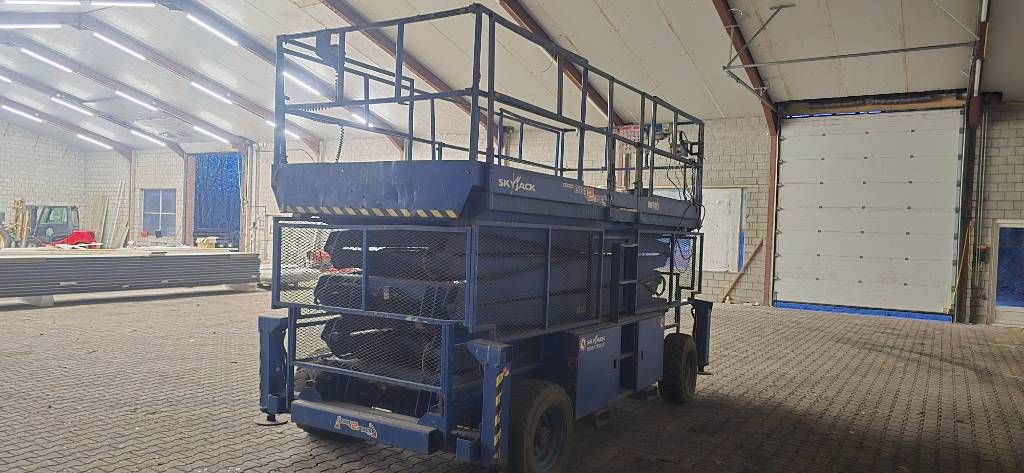 SkyJack SJ 9250 schaarhoogwerker 4x4 diesel Skyjack