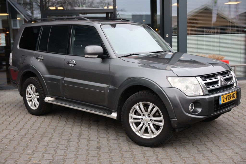 Mitsubishi Pajero 3.2 DID 5DRS A/T VAN