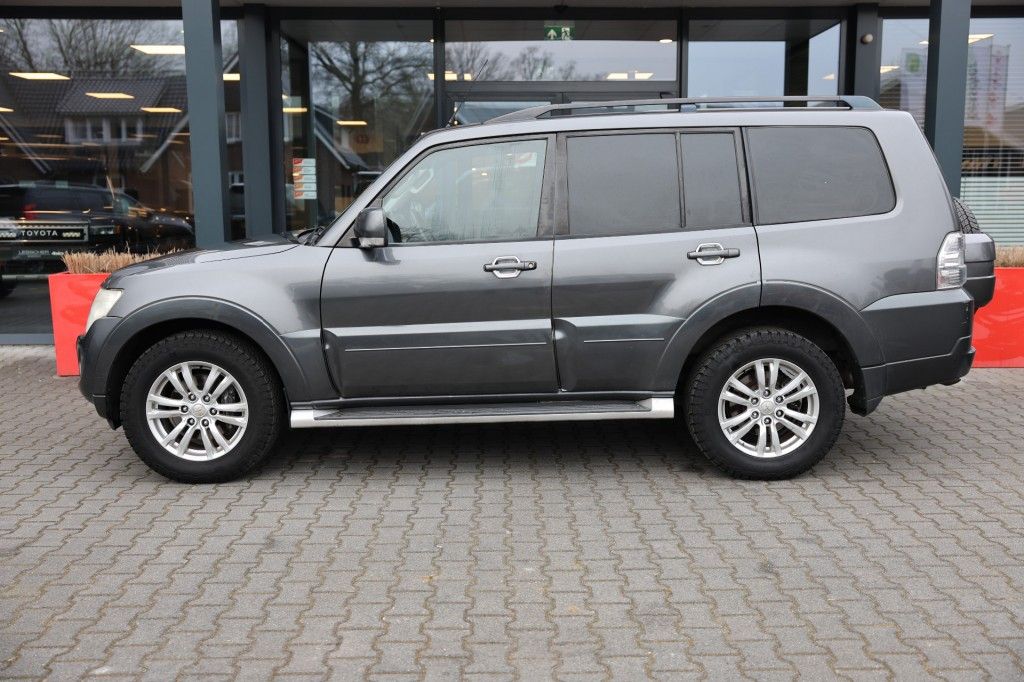 Mitsubishi Pajero 3.2 DID 5DRS A/T VAN