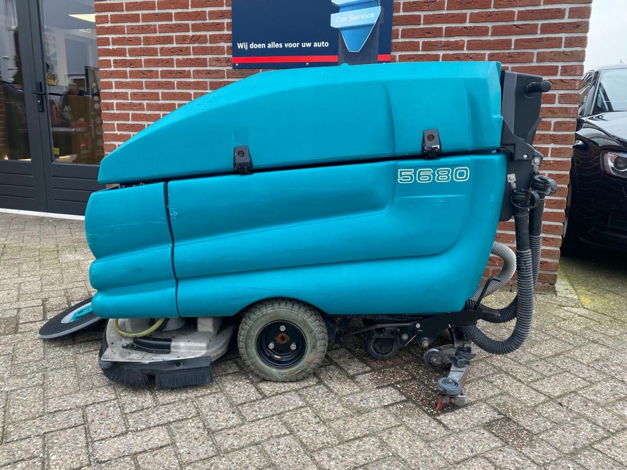 Tennant Schrobzuigmachine 5680