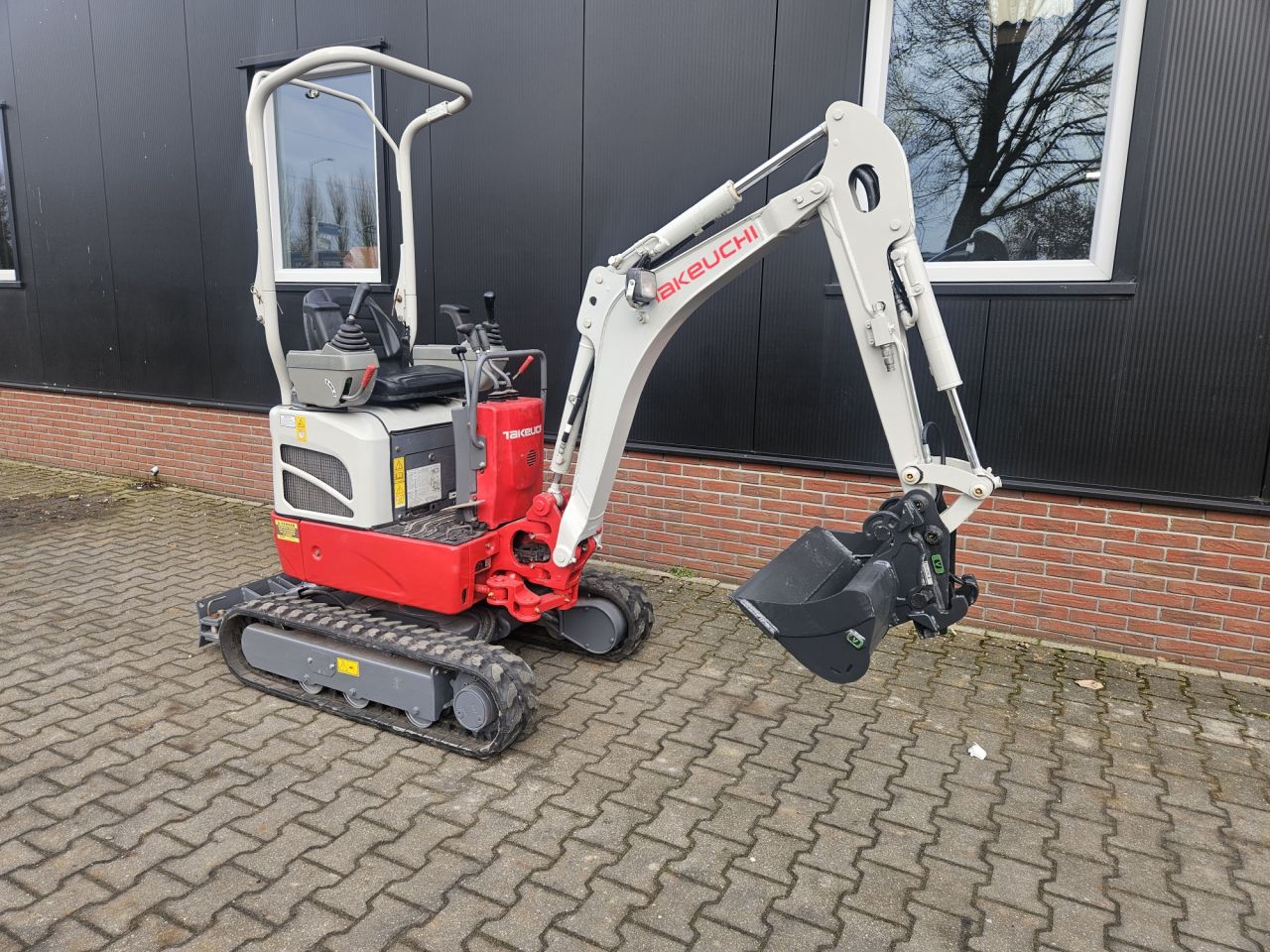 Takeuchi TB210R - 2023